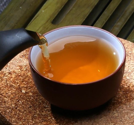 Uống trà kiểu này, sớm phá hủy thận