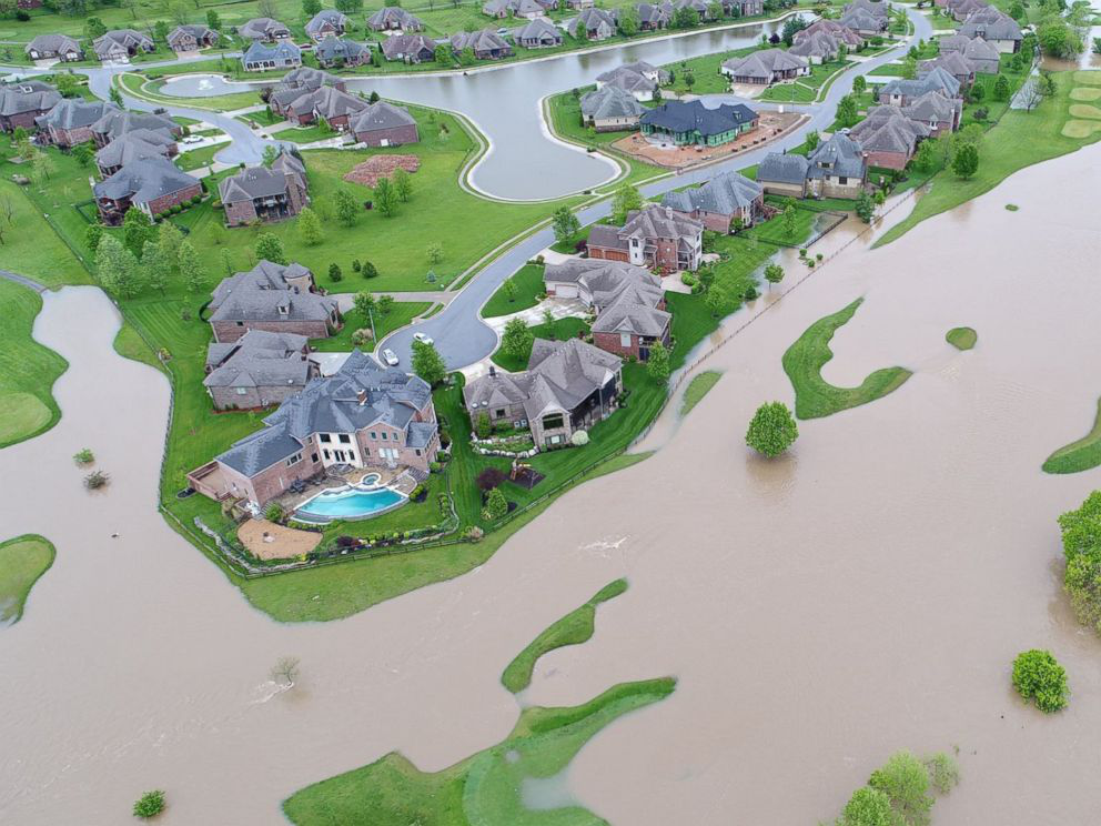 H&igrave;nh ảnh lũ lụt tại khu vực Ozark ở bang Missouri. Ảnh: ABC News