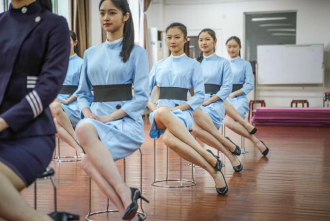 Cười đẹp như tiếp viên hàng không - sự thật khó đến bất ngờ - Ảnh 9.