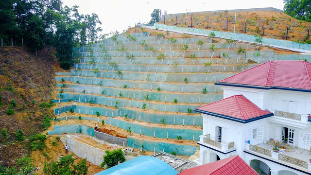 Ngắm khu dinh thự “siêu khủng” của vợ Giám đốc Sở ở Yên Bái - Ảnh 7.