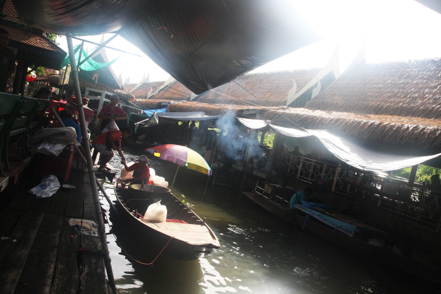 Đi chợ nổi Taling Chan ở Bangkok - Ảnh 8.