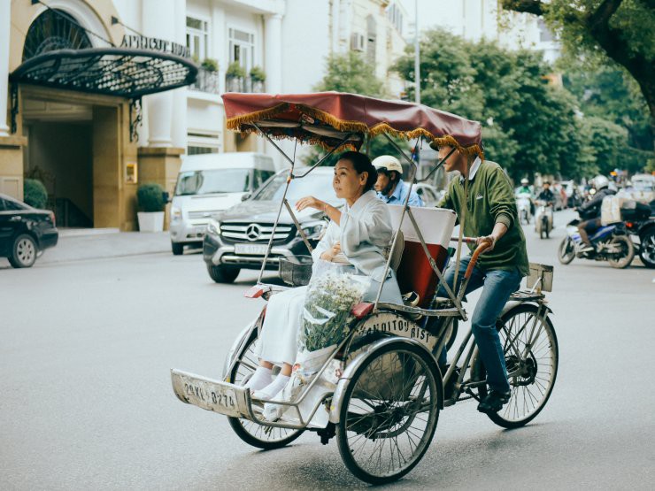 C&oacute; một m&ugrave;a c&uacute;c họa mi đẹp ngỡ ng&agrave;ng theo về tr&ecirc;n phố - Ảnh 9.