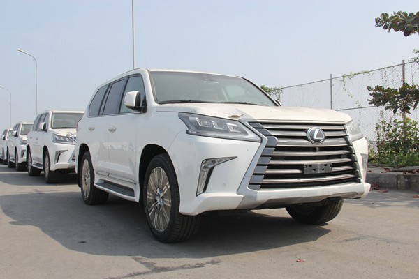 Nhiều xe sang đang xếp h&agrave;ng tại cảng Hải Ph&ograve;ng - Ảnh 9.