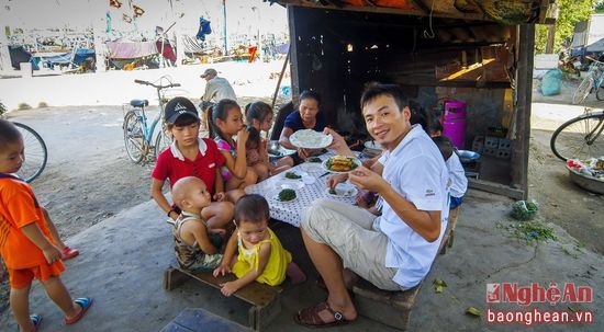 
Chỉ với 10 ng&agrave;n đồng, bạn đ&atilde; c&oacute; một bữa s&aacute;ng thật ngon m&agrave; kh&ocirc;ng nơi n&agrave;o c&oacute;.
