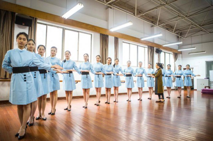 Cười đẹp như tiếp viên hàng không - sự thật khó đến bất ngờ - Ảnh 12.