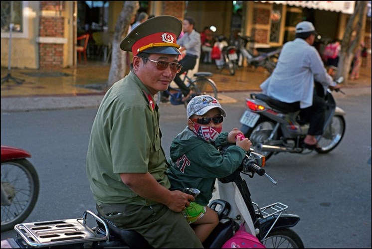 Ảnh để đời về miền Tây năm 2007 - Ảnh 10.