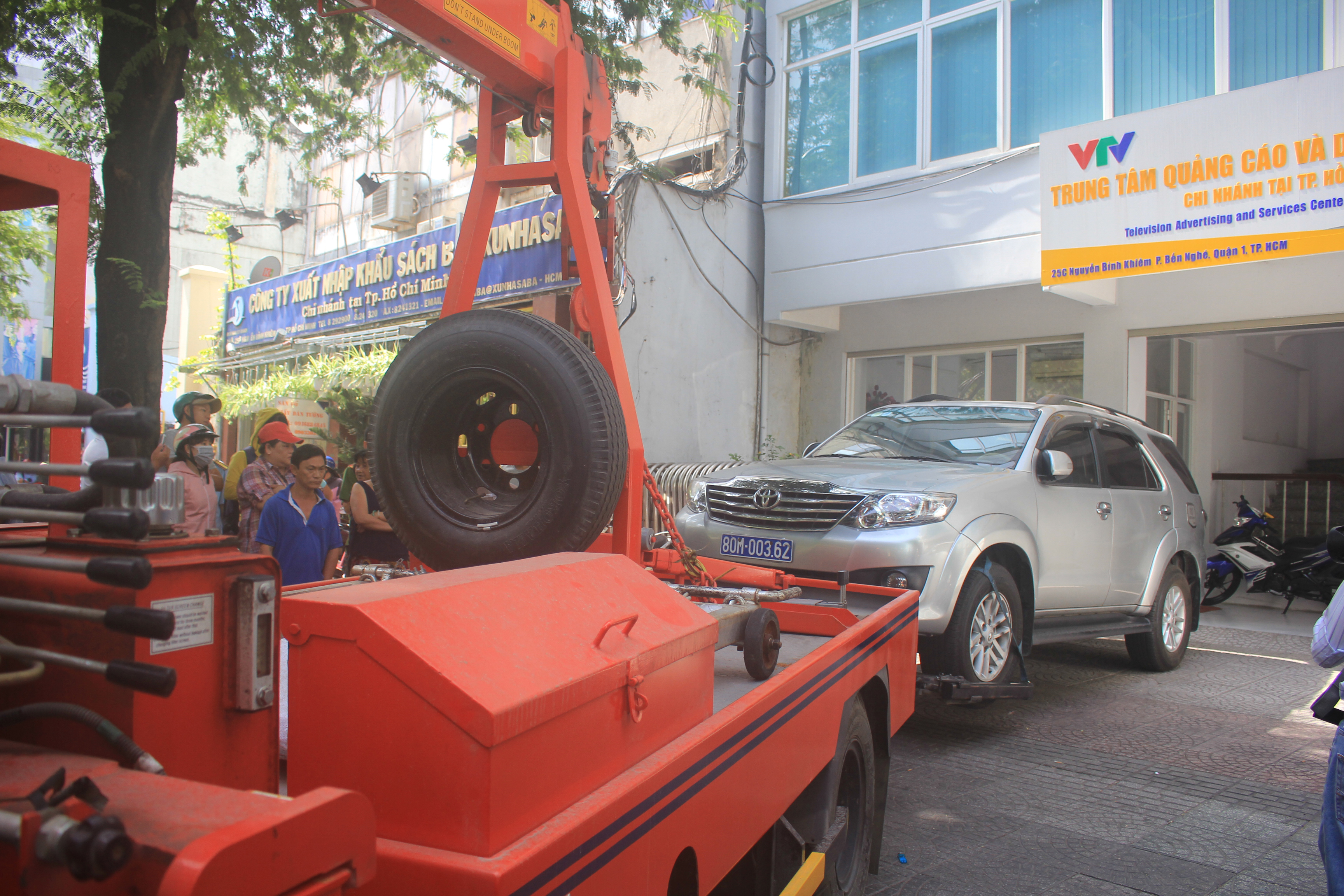 Lấy lại vỉa hè: Nơi quyết liệt, nơi dửng dưng