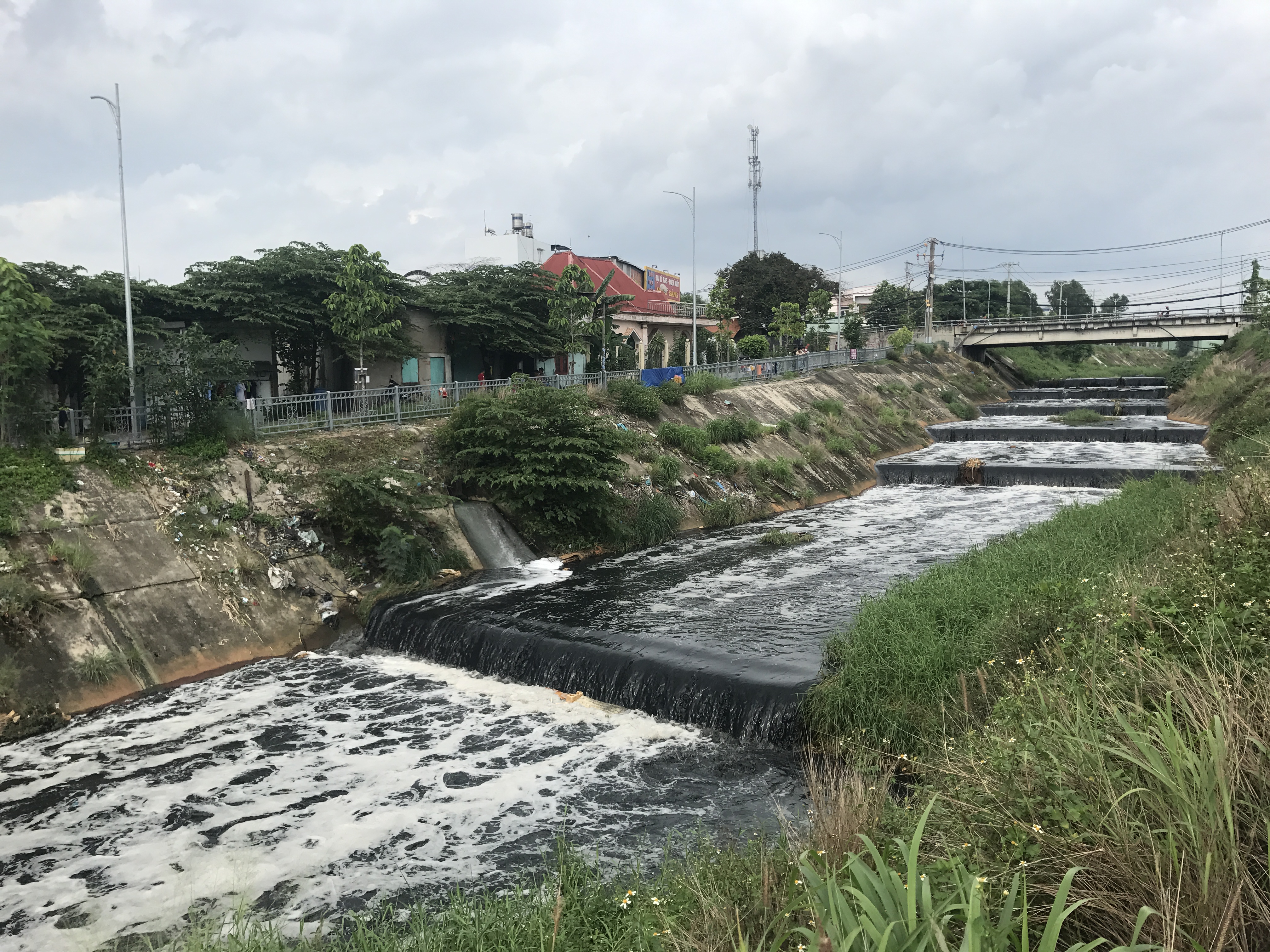 Đổ xuống hơn 1.000 tỉ đồng, kênh Ba Bò vẫn ô nhiễm