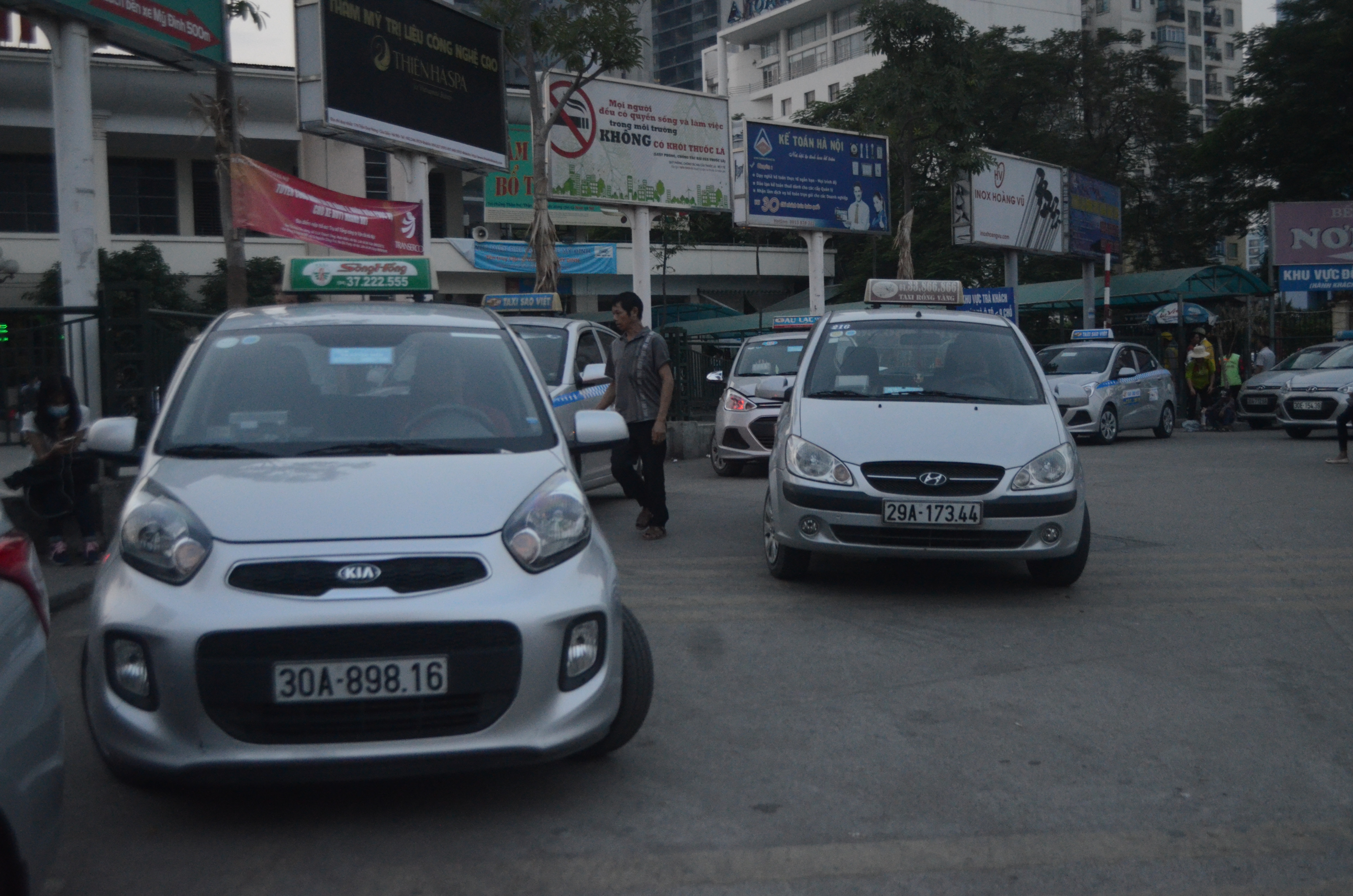 Hà Nội chịu thua taxi ngoại tỉnh?