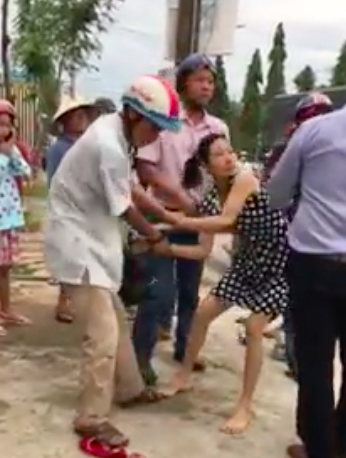 Clip bịa chuyện bắt c&oacute;c trẻ em b&aacute;n ra nước ngo&agrave;i - Ảnh 1.