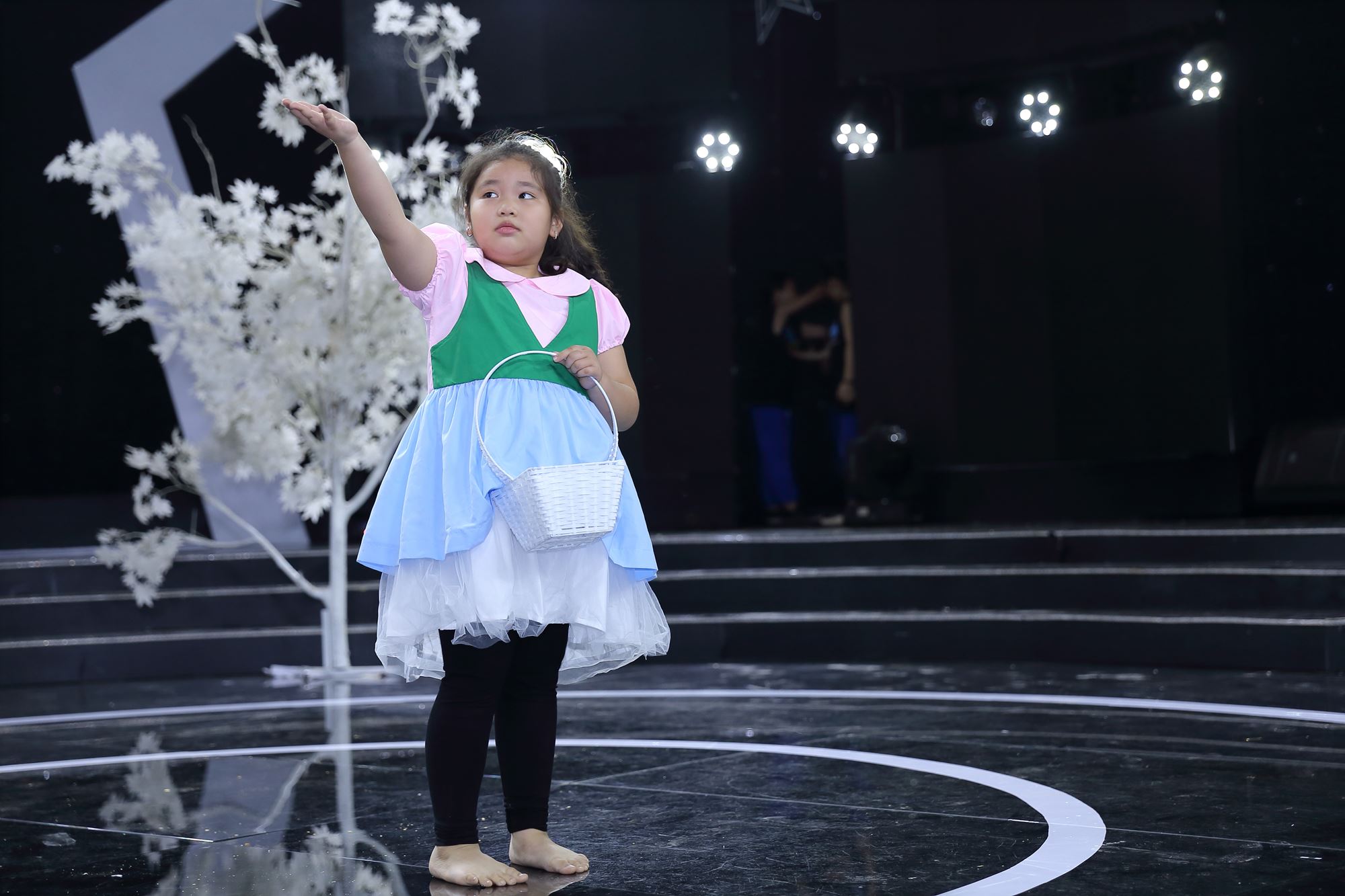 Bào Ngư lần đầu khoe diễn xuất trong Sao Nối Ngôi phiên bản thiếu nhi - Ảnh 6.