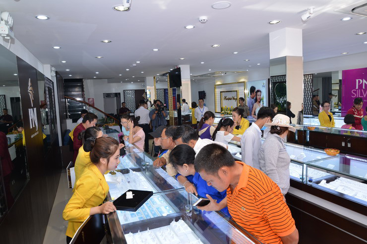 Cựu sếp bị khởi tố liên quan đến vụ Ngân hàng Đông Á, PNJ nói gì?