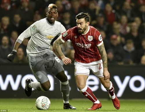 Gục ngã phút 93, Man United thành cựu vương League Cup