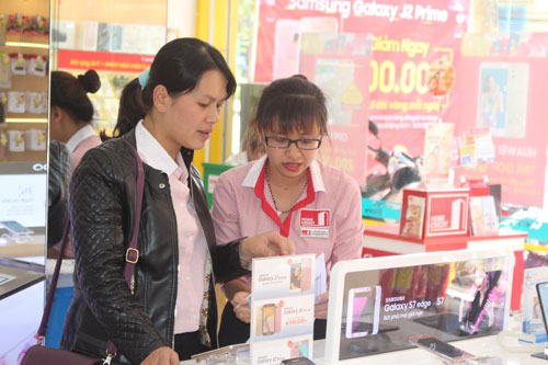 70% kh&aacute;ch h&agrave;ng mảng điện m&aacute;y, điện tử của Home Credit đang vay với l&atilde;i suất 0%