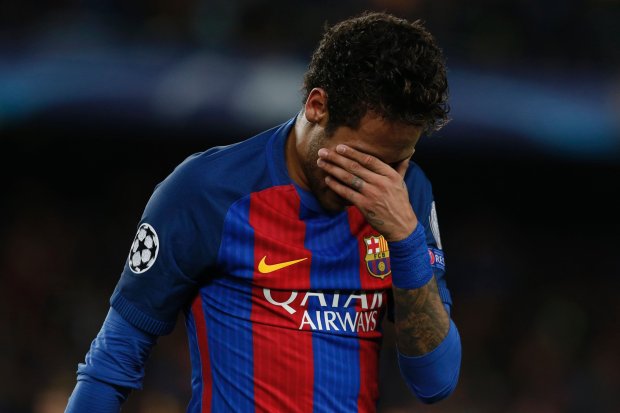 Neymar đã khóc khi tiếng còi mãn trận vang lên