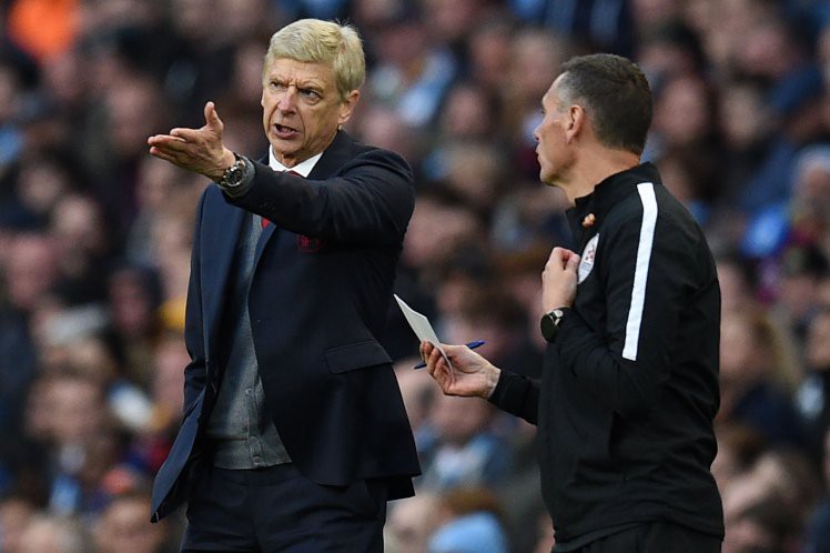 Wenger: Trọng tài Premier League ngày càng dở