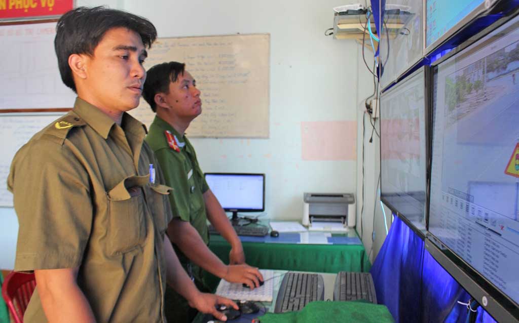 Khó bán ma túy, thuê người đập camera an ninh