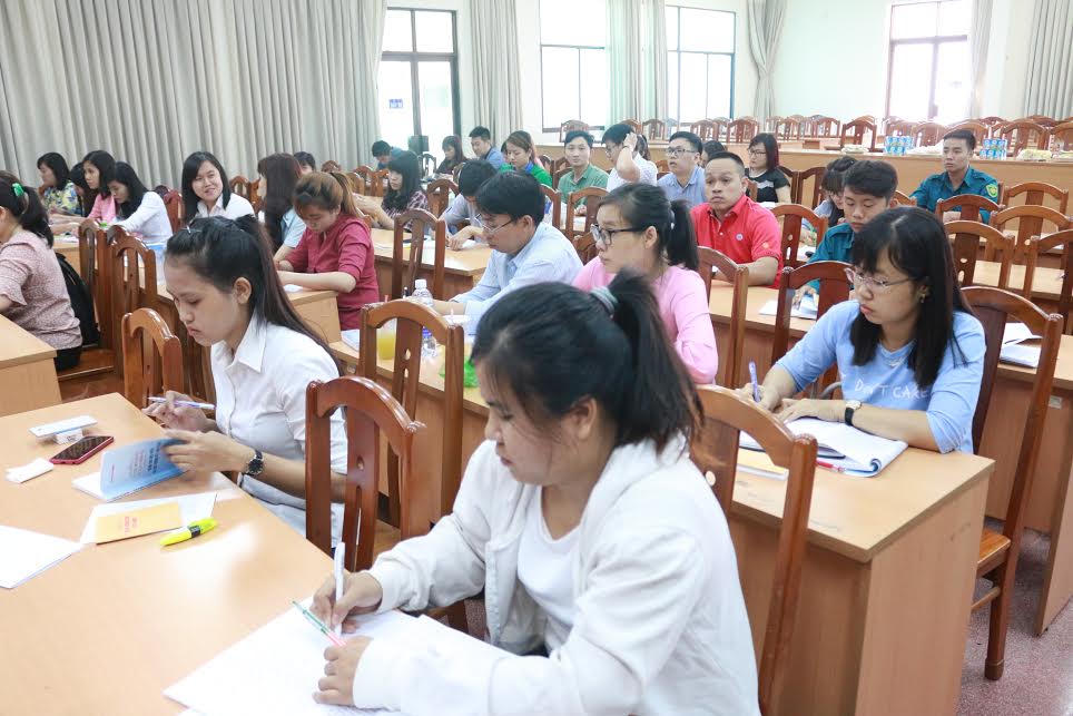 Nâng cao nhận thức chính trị cho CNVC-LĐ