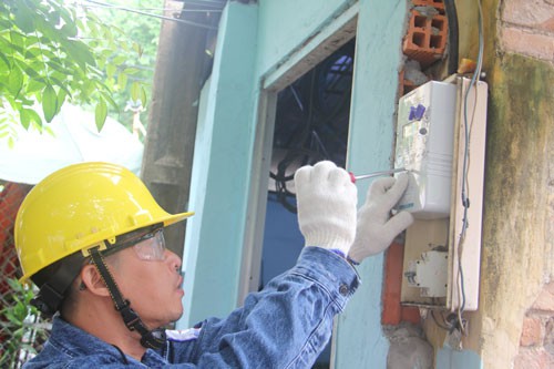 Giải quyết thắc mắc giá điện trong 24 giờ