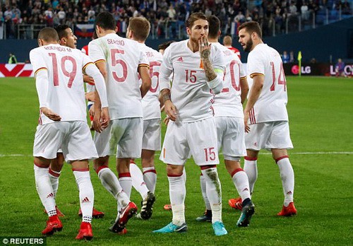 Argentina thua thảm Nigeria, Tây Ban Nha hòa chật vật chủ nhà World Cup - Ảnh 6.