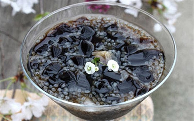 Ẩn họa từ thạch v&agrave; sương s&aacute;o nhiều m&agrave;u sắc ngo&agrave;i chợ - Ảnh 1.