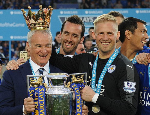 Ranieri rời Leicester 9 tháng sau chiến công hiển hách ở giải Ngoại hạng