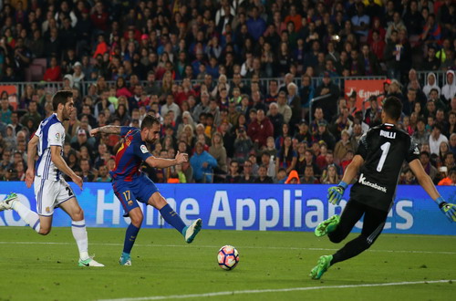 Paco Alcacer khó được tin tưởng thế chỗ Neymar ở El Clasico