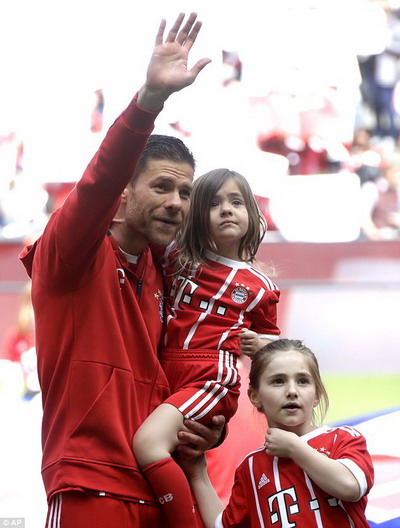 Bayern Munich giã biệt Lahm và Alonso - Ảnh 9.