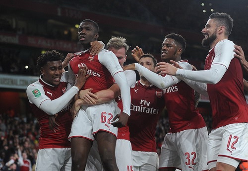 Man United "hồi sinh" ở League Cup, sao 18 tuổi cứu Arsenal