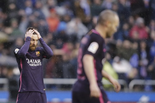 Gục ngã ở Riazor, Barcelona dâng ngôi đầu cho Real