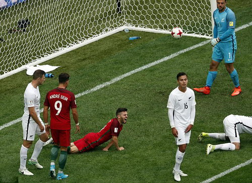 Ronaldo lập kỷ lục, Bồ Đ&agrave;o Nha nhấn ch&igrave;m New Zealand - Ảnh 4.