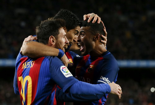 Messi lập siêu phẩm, Barcelona vào tứ kết Cúp Nhà vua