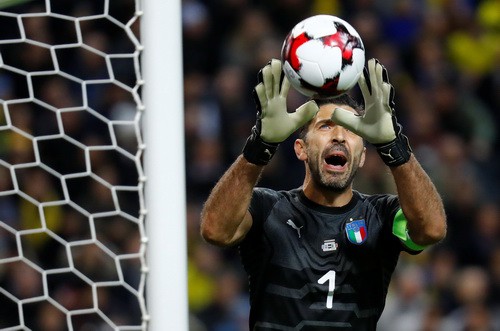Tuyển Ý chia tay huyền thoại Buffon
