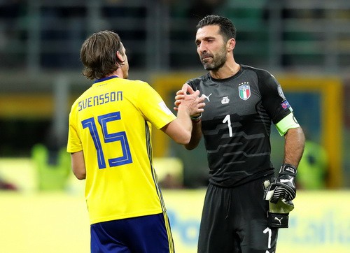 Tuyển &Yacute; chia tay huyền thoại Buffon - Ảnh 2.