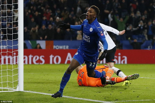 Đấu lại nghẹt thở, Leicester vào vòng 5 FA Cup