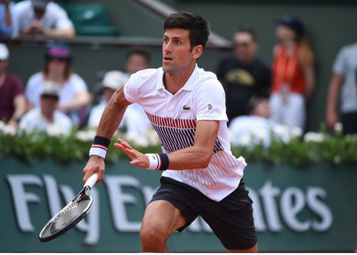 Tay vợt chủ nhà rơi rụng, Djokovic, Nadal thẳng tiến