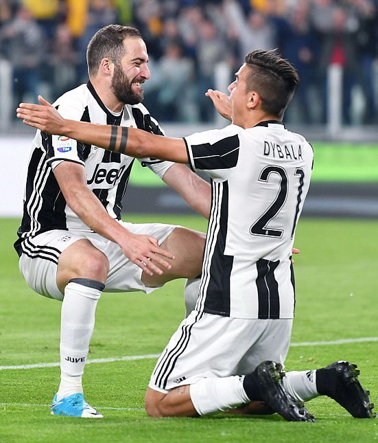 Paulo Dybala v&agrave; Gonzalo Higuain