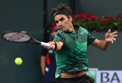 Federer kh&ocirc;ng tốn giọt mồ h&ocirc;i n&agrave;o để v&agrave;o b&aacute;n kết
