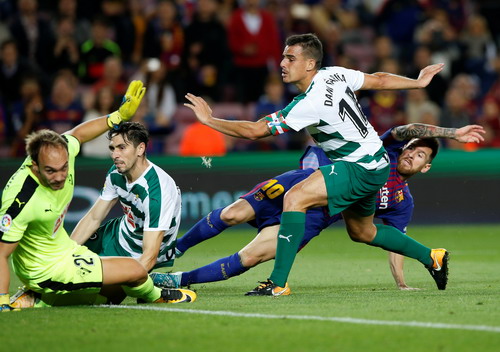 Si&ecirc;u nh&acirc;n Messi đ&aacute;nh poker, Barcelona thắng đậm ở Nou Camp - Ảnh 5.
