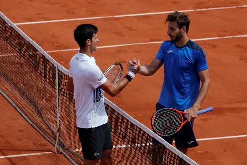 Tay vợt chủ nhà rơi rụng, Djokovic, Nadal thẳng tiến - Ảnh 4.