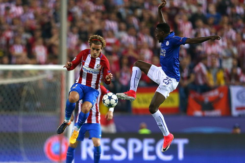 Trọng t&agrave;i trao cơ hội cho Griezmann v&agrave; Atletico Madrid