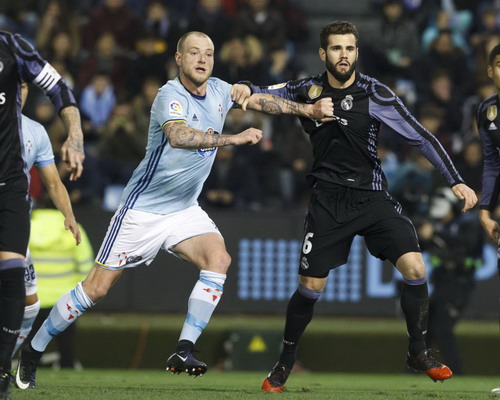 John Guidetti x&ocirc;ng x&aacute;o, g&oacute;p c&ocirc;ng v&agrave;o b&agrave;n mở tỉ số