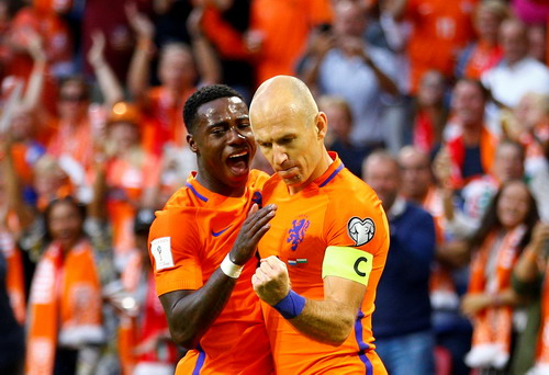 Đôi chân pha lê Arjen Robben giã từ tung hoành sân cỏ - Ảnh 4.