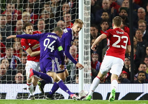 Sofian Hanni gỡ hòa cho đội khách Anderlecht