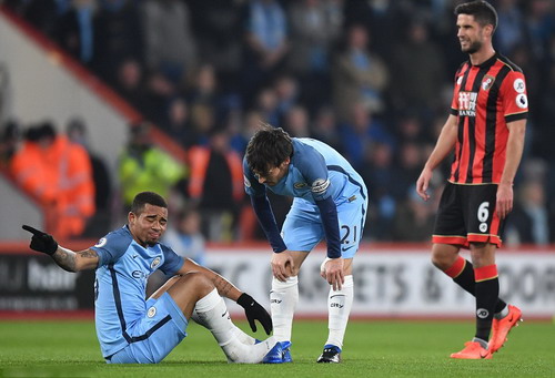Gabriel Jesus chấn thương, tạo cơ hội cho Aguero ra s&acirc;n