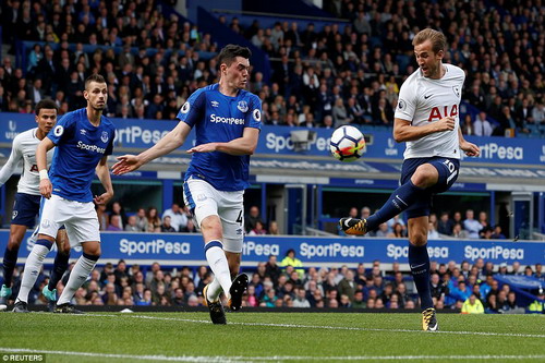 Công làm thủ phá, Man United mất điểm ở Britania - Ảnh 8.