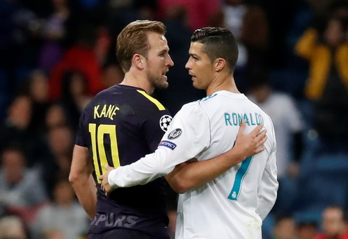 Trọng tài cứu, Real Madrid thoát hiểm trước Tottenham