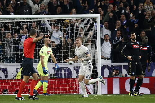 Toni Kroos tỏa sáng...