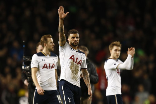 Tottenham đuổi bám Chelsea, Liverpool tiếp tục trượt dài