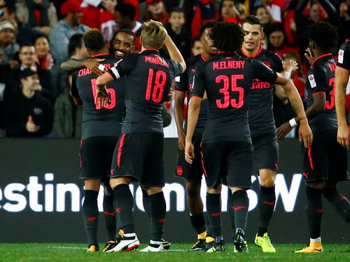 Tân binh Lacazette nổ súng, Arsenal đại thắng ở Sydney